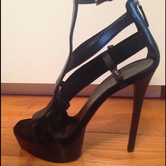 Gucci heels size 8 - Picture 2 of 4