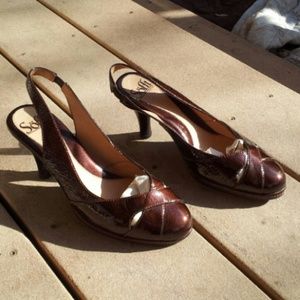 Sofft Shoes - FLASH SALE! LIKE NEW Sofft Brown Patent Heels Sofft Shoes - FLASH SALE! LIKE NEW Sofft Brown Patent Heels