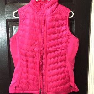 Bright hot pink quilted vest size Large NWOT
