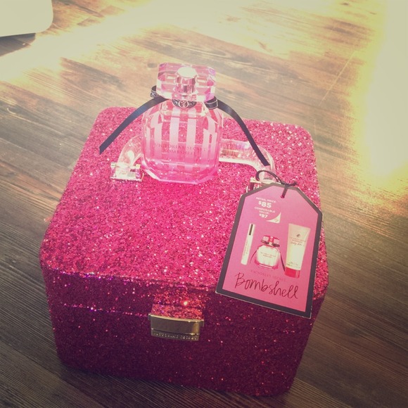 Victoria's Secret bombshell perfume