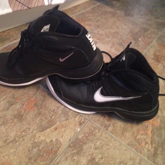 Nike black and white basketball shoes