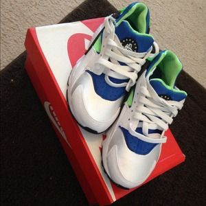 Scream Green Huaraches