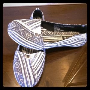 Mad Love -Canvas Slip-ons