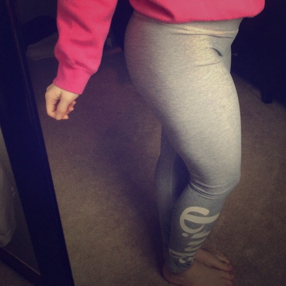 🔶SALE🔶 Grey Leggings from Pink!
