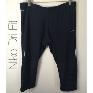 Nike Dri Fit capris size L like new