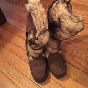 Brown fur boots