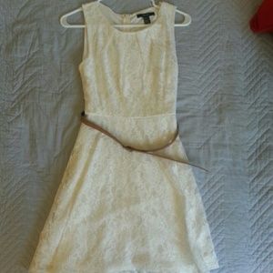 Forever 21 White formal/semi-formal Dress
