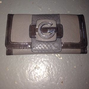 GUESS wallet