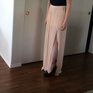 Kendall & Kylie peach maxi skirt💗💗