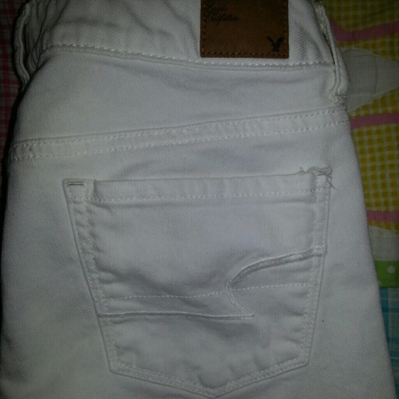 White American Eagle Skinny Jeans