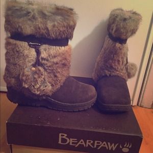 Bearpaw Boots!!!🎀