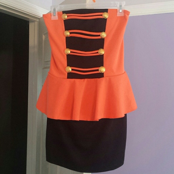 Dresses & Skirts - Strapless dress