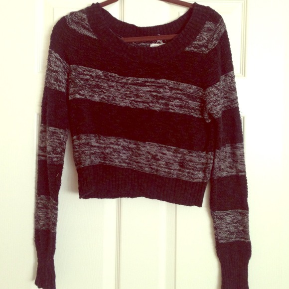 Hang Ten Crop Sweater