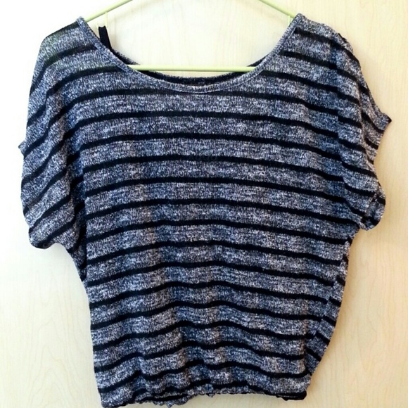 Short sleeve sweater