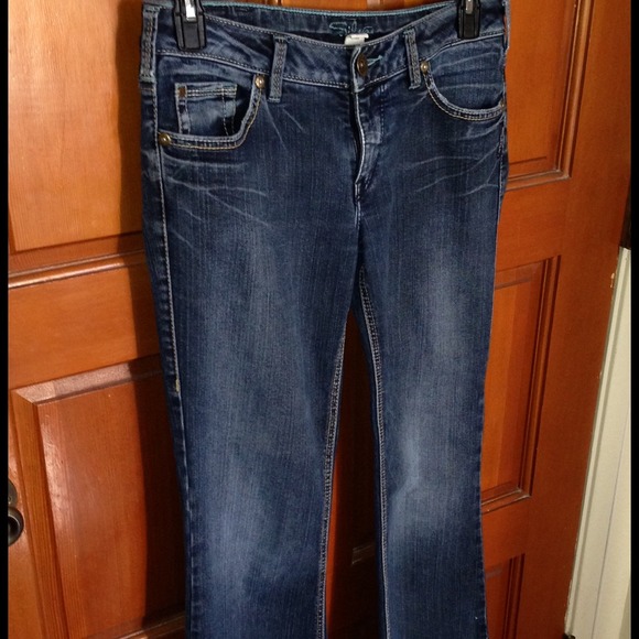 Silver AIKO Jeans 30x31 - Low Rise - Barely Worn!