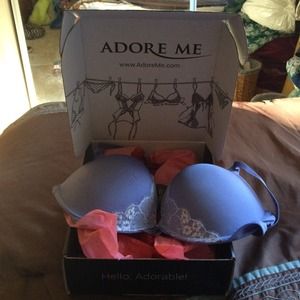 New bombshell bra. Size 36C nwt