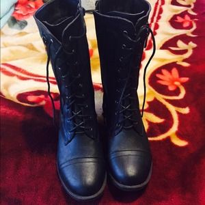 Boots size 8