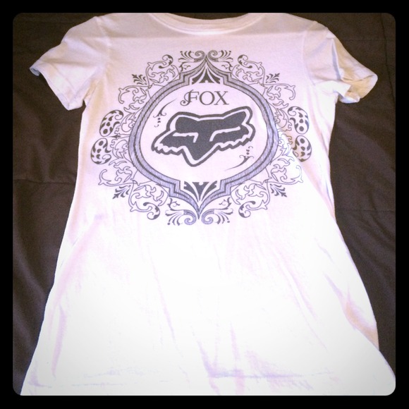 fox shirt size small