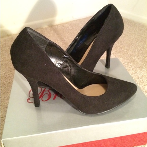NEW- Breckelle's Black Heels. - Picture 1 of 4