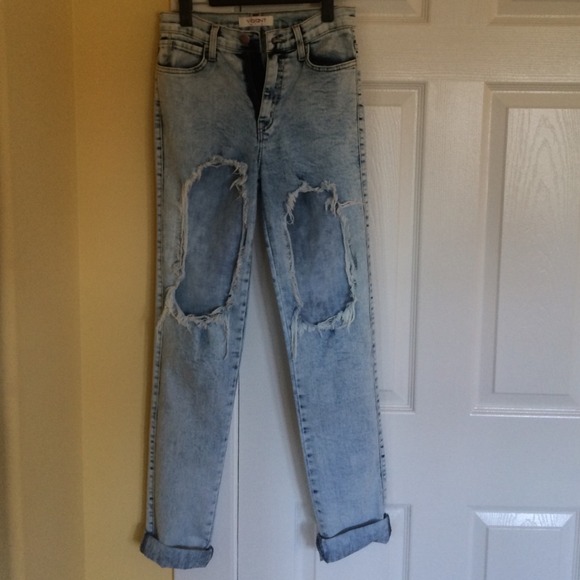 Hole light washed high waisted jeans