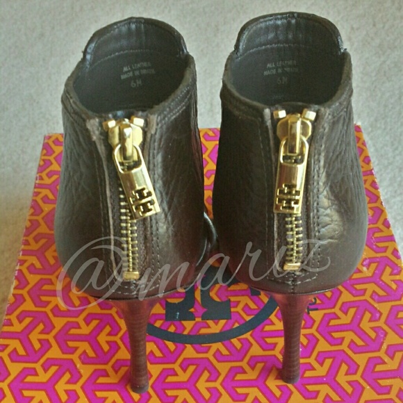 SALE!  NIB Tory Burch Torben Leather Heels - Picture 3 of 4