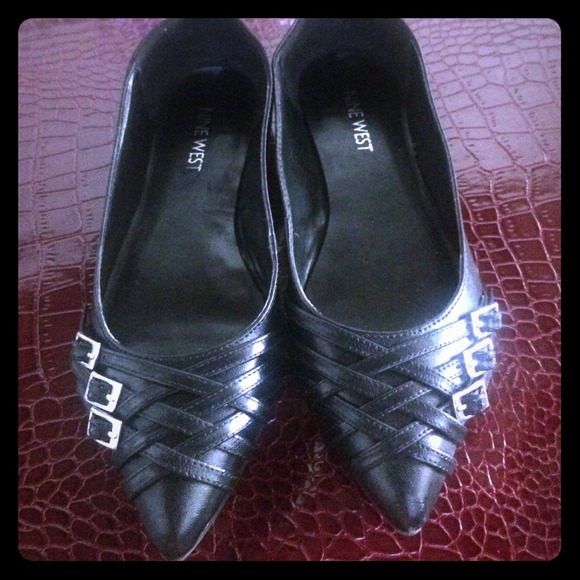 Nine West pointed ballet flats