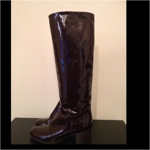 CHANEL Patent Boots!! Sz 36 🎉HP🎉