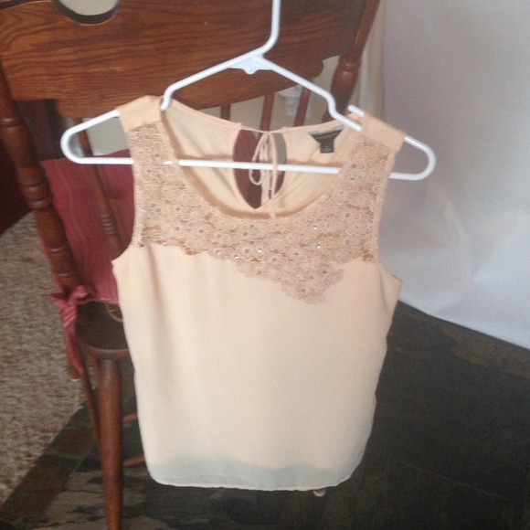 Sleeveless blouse