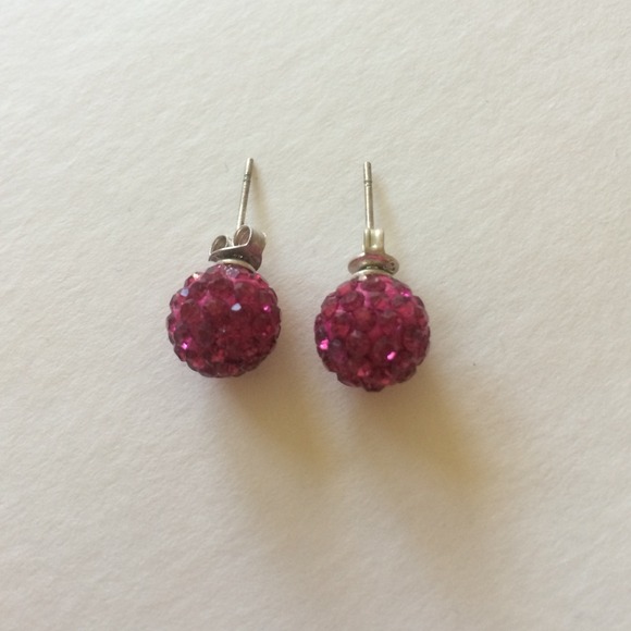 Magenta crystal studded earrings