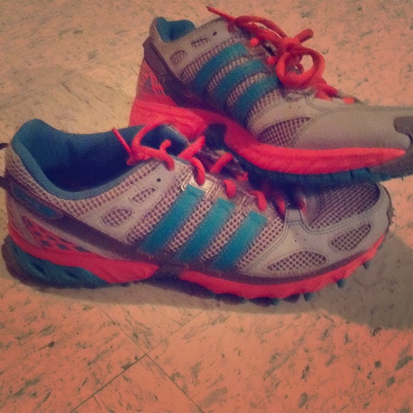 👟👟👟Adidas training shoes. 👟👟