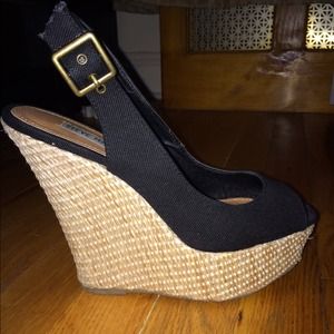Steve Madden black wedges