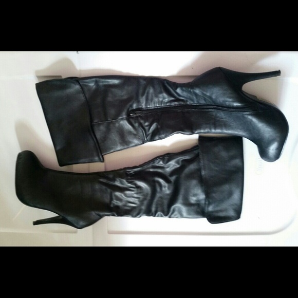 Black Knee-high Boots