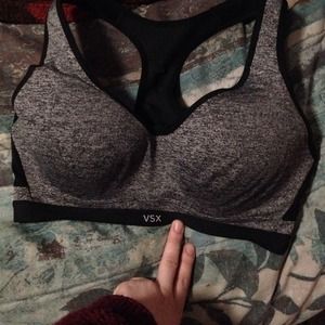 VICTORIAS SECRET SPORTS BRA