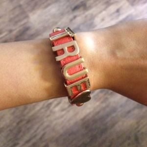 BCBG TRUE LOVE Button bracelet
