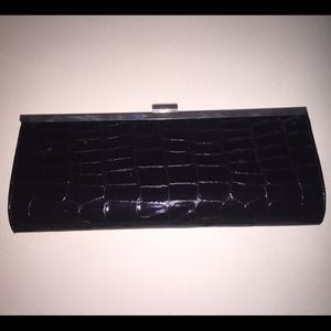 Black clutch