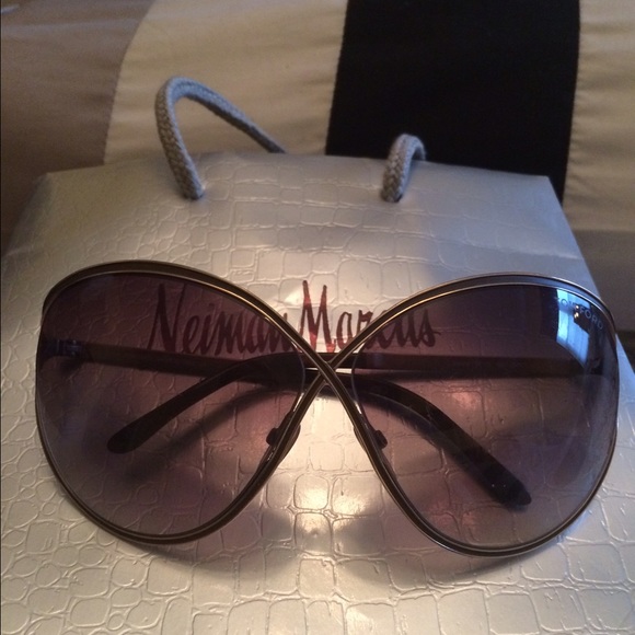 Tom Ford sunglasses w case and cloth