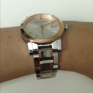 🔸🔶🔶Burberry SOLD 🔶🔶🔸
