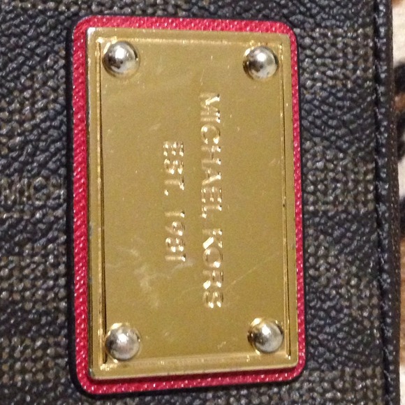 ❌SOLD❌Michael Kors Coded Canvas Wristlet!👝 - Picture 3 of 3