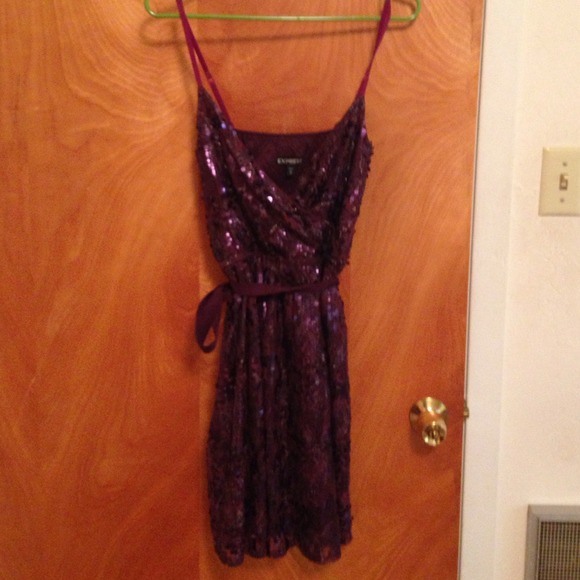 🎁🎈 3.15.15 HP🎉🎊 Express sequined dress - Picture 2 of 3