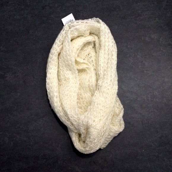 Brand new scarf