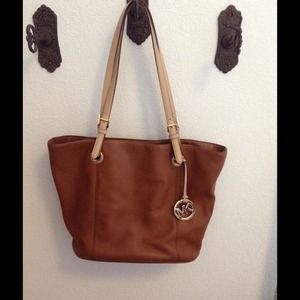Michael kors medium leather tote