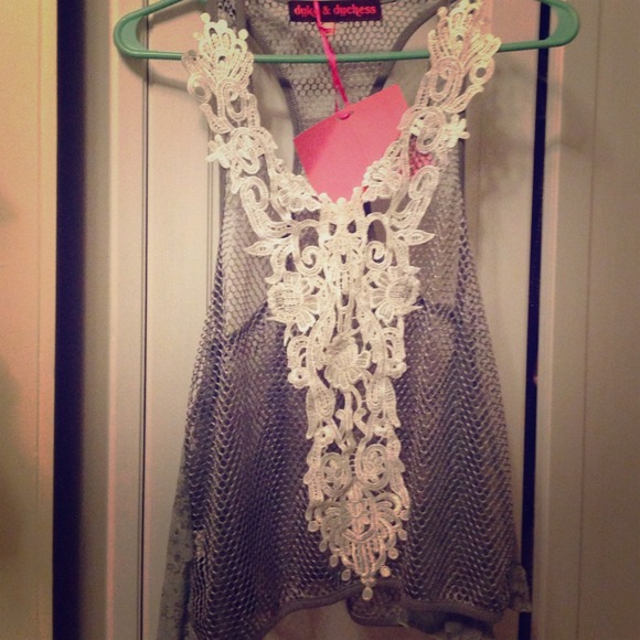 Mesh tank with crochet