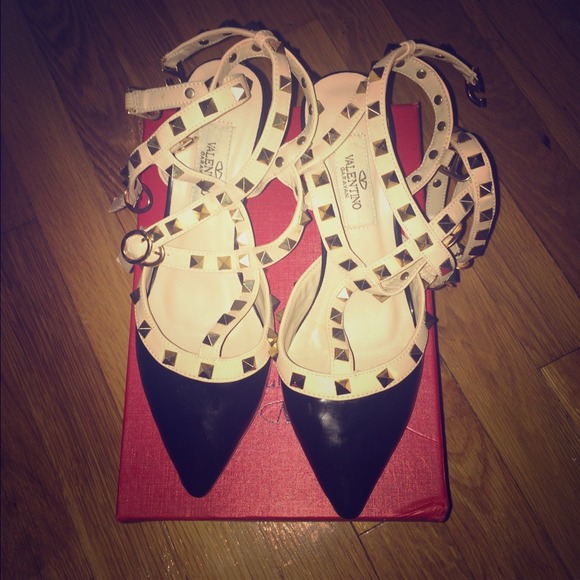 Valentino Rockstud mid heels