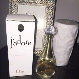 Christian Dior J'adore perfume