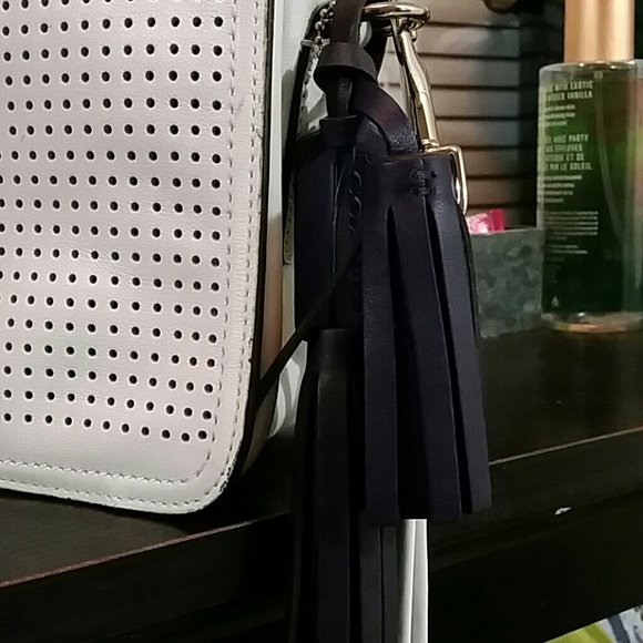 Authentic Coach Crossover - Picture 2 of 4