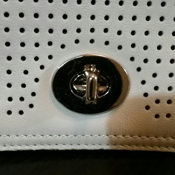 Authentic Coach Crossover - Picture 3 of 4