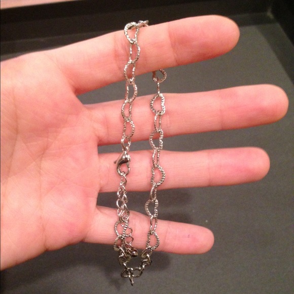 ✨✨SOLD✨✨Lia Sophia silver heart ankle bracelet