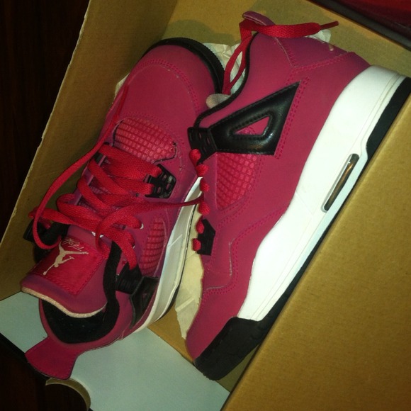 Cherry voltage jordans retro 4