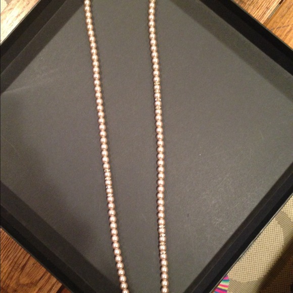 ✨✨SOLD✨✨Banana republic beige pearl necklace