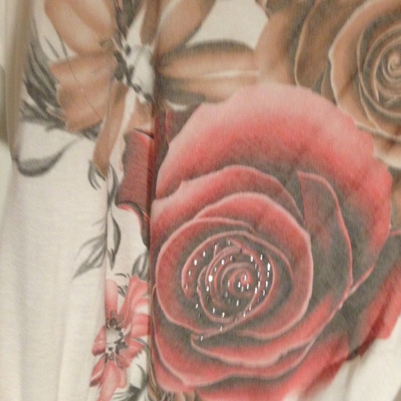 Flowy White Shirt - Picture 2 of 3